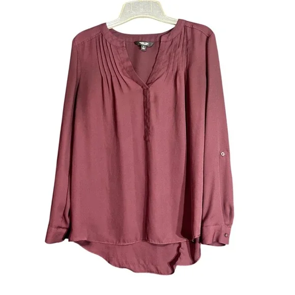 Simply Vera Vera Wang Womens Size Small Burgundy Blouse Pleated V-Neck Roll Tab - Picture 2 of 11